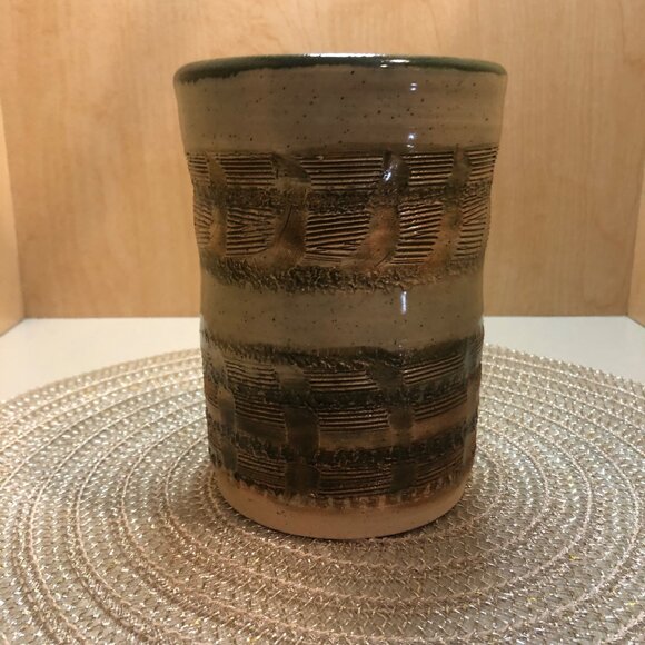 Hand-Made Pottery Vase with Unique Texture and Glazing - Picture 5 of 9